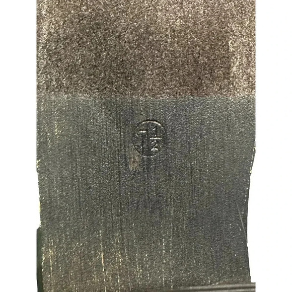 Queen Chateau Women's Black Front Zipper Ankle High Heel Booties Size US 7.5 - Picture 3 of 8